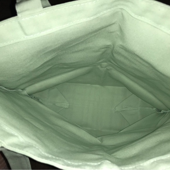 NWOT Vogue 2023 Tote Bag - Picture 2 of 5